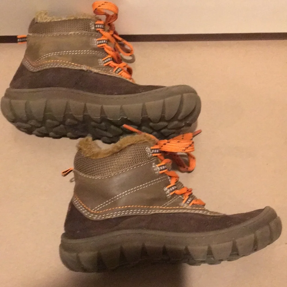 Oshkosh B'gosh lace up Marley2-01 faux fur boots kids size 12 brown beige